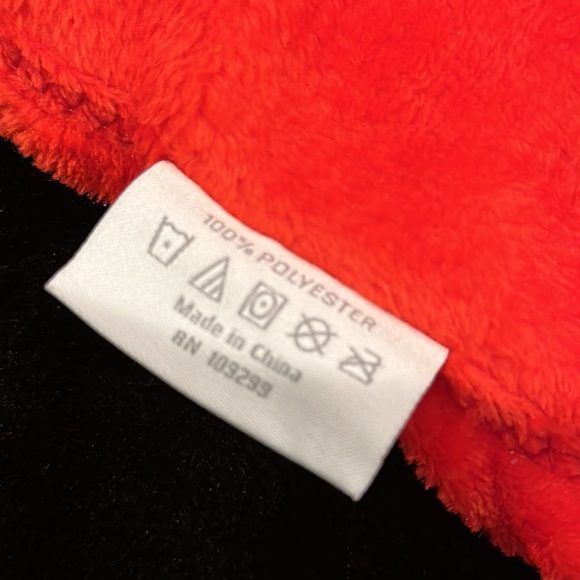 Brand new Deborah Connolly Christmas blanket - Picture 4 of 8